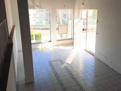 Loja Comercial em Localização Privilegiada Armação de Pêra