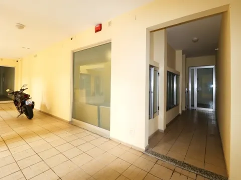 Loja no centro de algoz