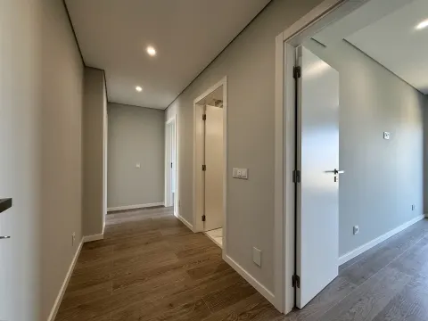 Modern 3 Bedroom Apartment in Gambelas - Faro