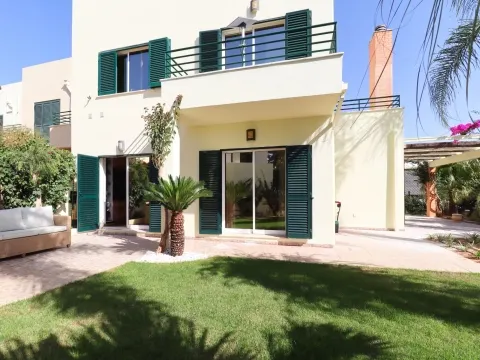 Moradia V2 + 1  Vista Mar em Vila de Pêra