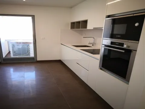 T2 - ARRENDAMENTO - COZINHA EQUIPADA - 2 LUGARES DE ESTACIONAMENTO E ARRECADAÇÃO