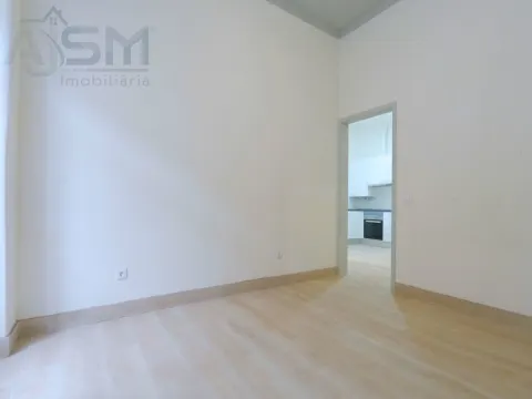 Apartamento T2 todo renovado com um excelente terraço
