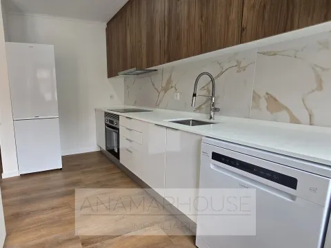 T1 Belas remodelado com terraço,Queluz,Lisboa