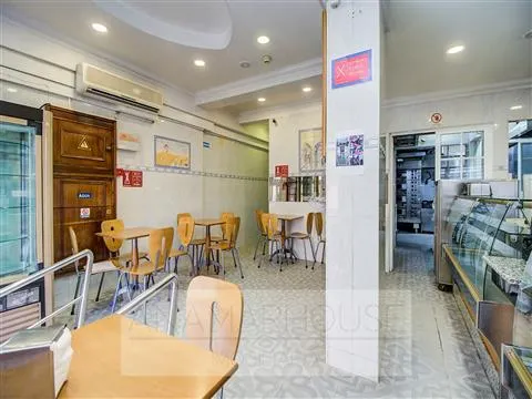 Loja de Comércio para arrendamento em Queluz, Massama, Monte Abraão,Sintra