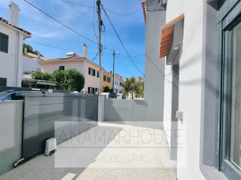 Moradia Totalmente remodelada junto ao Palácio Nacional de Queluz