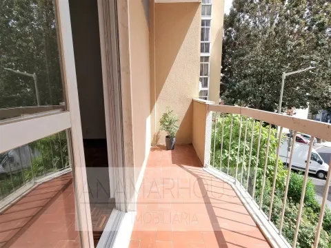 T2 na Reboleira pronto a habitar, Águas Livres, Amadora, Lisboa