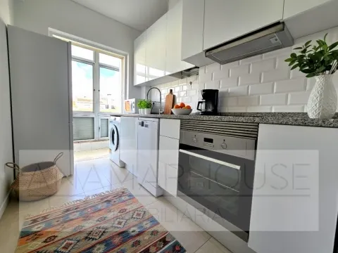 T2 na Rua José Murias, com elevador e arrecadação pronto a habitar, Benfica, Lisboa