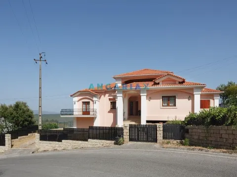  ANG1055 - Moradia T9 para Venda em Pedrógão Grande