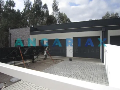 ANG1346 - 3 Bedroom House for Sale in Marinha Grande