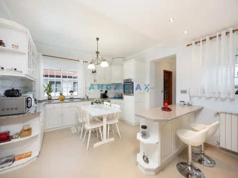 ANG1295 - Moradia T4 para Venda em Coimbrão, Leiria