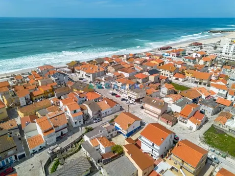 ANG1396 - 2 and 3 bedroom Houses for Sale in Praia da Vieira de Leiria