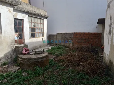 ANG1491 - Moradia T3 para Venda em Santa Catarina, Caldas da Rainha