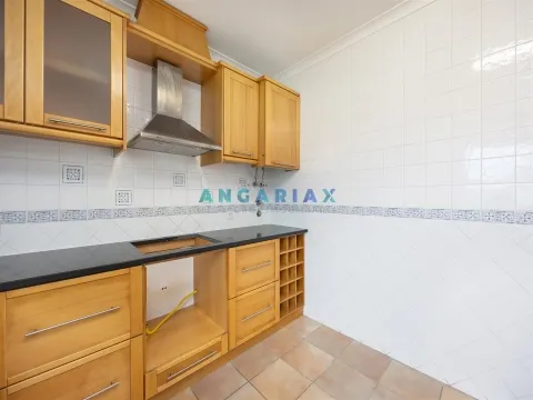ANG1504 - 3 Bedroom House for Sale in Marinha Grande