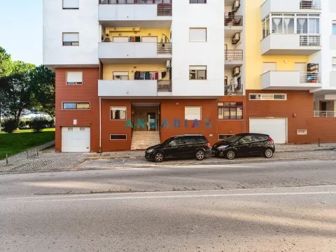 ANG1529 - Apartamento T3 para Venda em Setúbal 