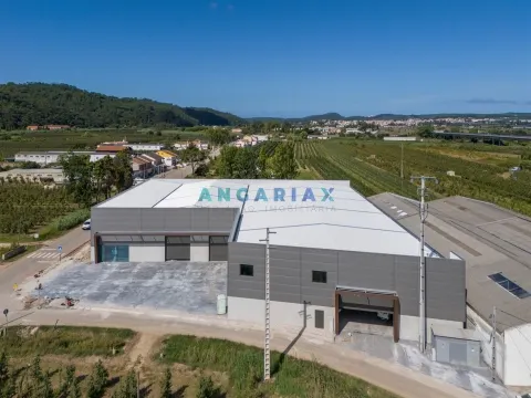 ANG1471 - Pavilhão para Venda em Alcobaça