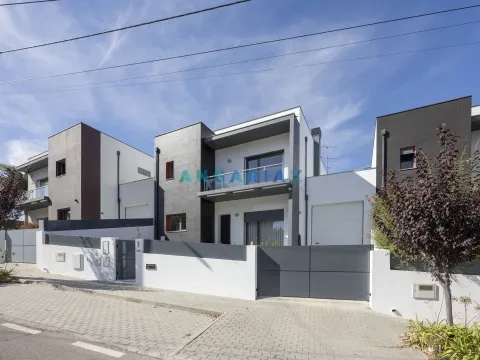 ANG1473 - Moradia T4 para Venda em Picheleiro, Leiria