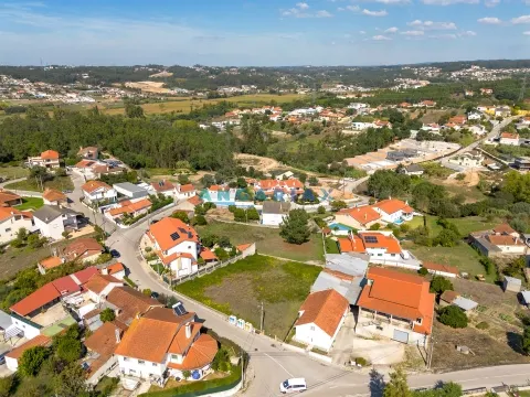 ANG1482 - Terreno para Venda em Leiria