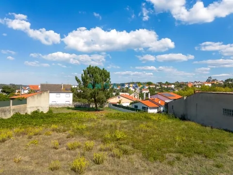 ANG1482 - Terreno para Venda em Leiria