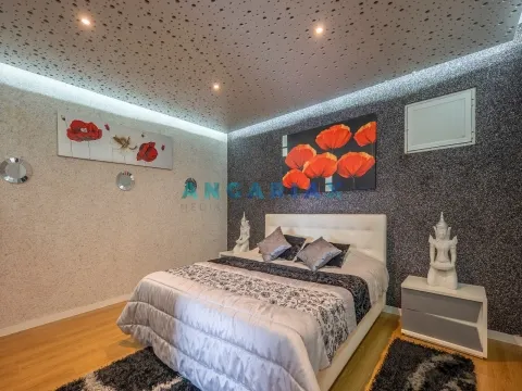 ANG1488 - Moradia T8 para Venda em Milagres