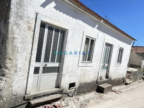 ANG1575 - 2 Bedroom House for Sale in Urqueia, Ourém