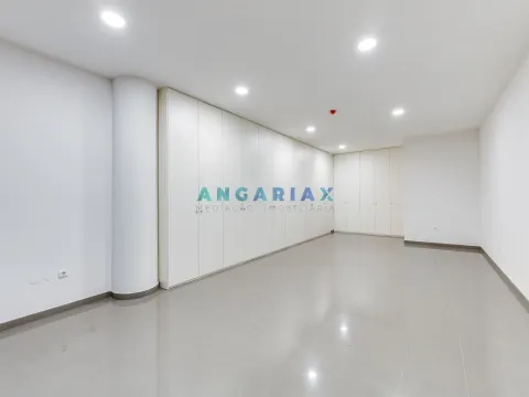 ANG1561 - Local Commercial à Louer à Beira-Rio, Leiria