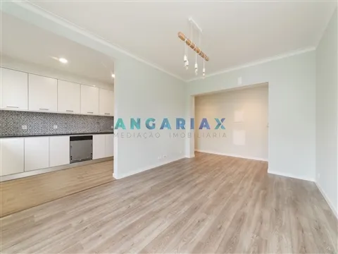 ANG1667 - 4 Bedroom Apartment for Sale in Leiria
