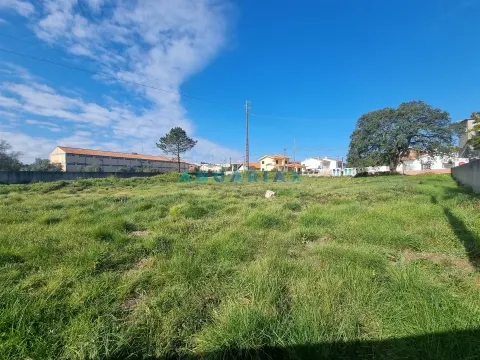 ANG726 - Land with 2500m2 for Sale in Porto de Mós