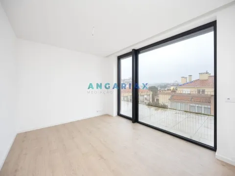 ANG765 - Apartamento T4 para Venda em Leiria