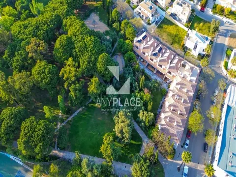 Exclusiva Moradia de Luxo em Condomínio Privado no Coração de Loulé