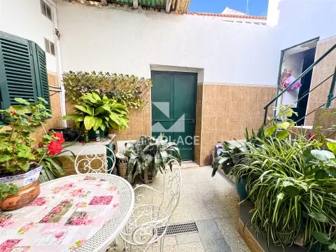 An authentic villa in the most desirable areas of Loulé, where the past inspires and the future takes shape