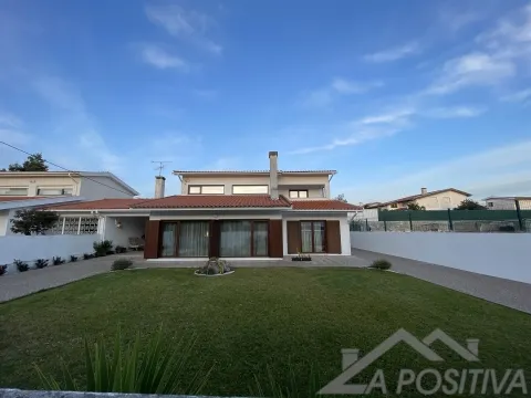 Semi-detached house T4