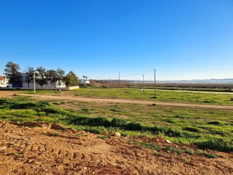 Lote de Terreno - Construção Moradia Isolada - Lagoa - Algarve