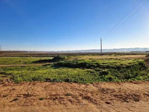 Lote de Terreno - Construção Moradia Isolada - Lagoa - Algarve