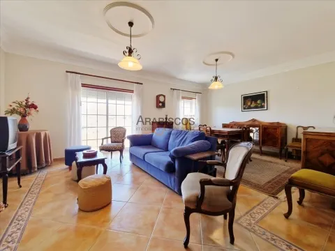 Apartamento T3- Sala com Lareira - Suíte - Arrecadação - Parqueamento - Praia do Vau - Algarve