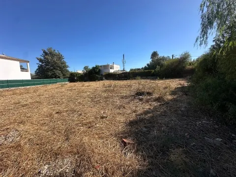 Prime Plot of Land - tranquil surroundings - construct a detached villa - outskirts of Portimao