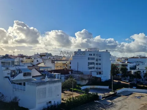 Apartamentos T3 - Vista Rio Arade - Ar condicionado - 5 Lug. Parqueamento - Portimão - Algarve