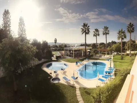 Apartamento T1 - Piscina - Jardins - Estacionamento - Montes de Alvor - Alvor