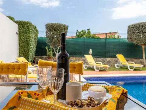 Casa con 4 camere da letto - Affitto annuale - Piscina - Parcheggio - Portimão