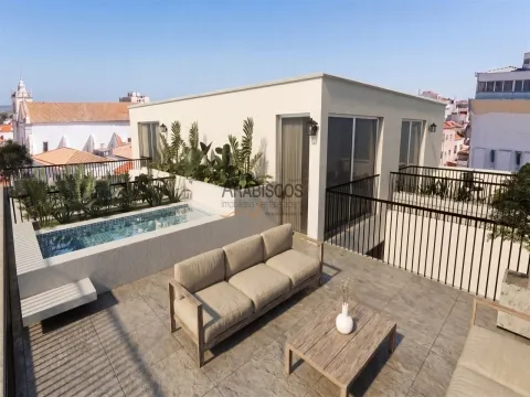Villa T3 - Terrazzo - Piscina - 2 Suite - Garage - Centro Storico di Portimão - Algarve