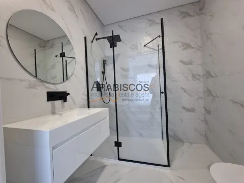 Moradia com 3 suites - Piscina - Garagem - Mobilada - Alvor - Portimão - Algarve