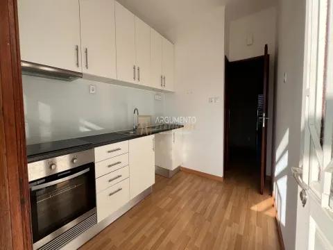  Investimento – 4 andares moradia com Logradouro