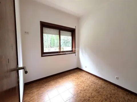 Andar Moradia T3 com Logradouro – Castelo da Maia