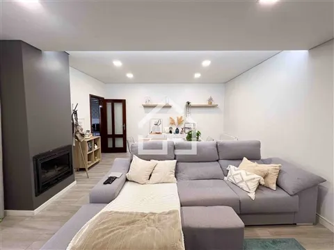 Apartamento T2+1 Venda Vergada/ Argoncilhe