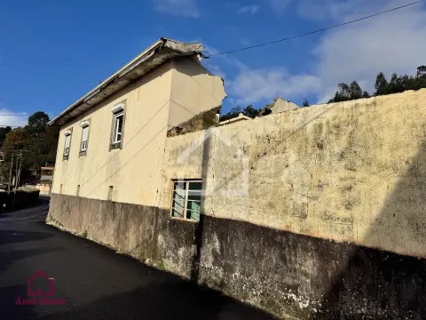 Casa antiga em pedra  - Romariz