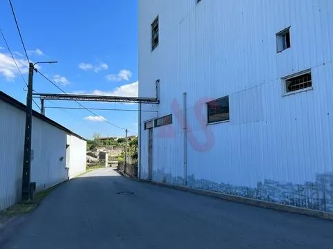 Armazém com licença para indústria em Gondar, Guimarães