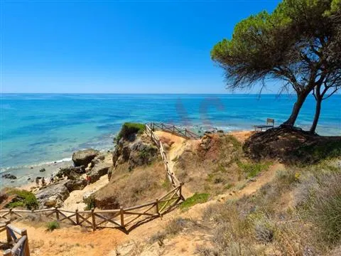 Apartamento T1 de Luxo Totalmente Mobilado inserido no Luna Miramar Club em Albufeira