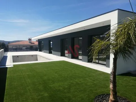 3+1 villa with swimming pool in Remelhe, Barcelos