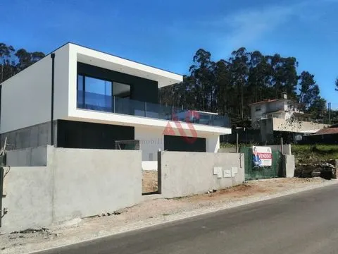 3+1 villa with swimming pool in Remelhe, Barcelos