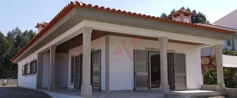 House T3+T2 in Two Churches, Paredes