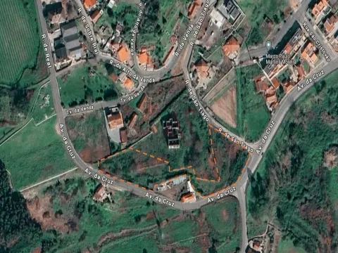 Grundstück mit 4862 m2 und PIP-genehmigt 4 Villen und 1 Ferienanlage 6 Bungalows in Louredo, Paredes